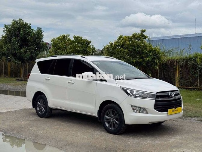 Toyota Innova 2.0G AT 2018 Trắng Tự động