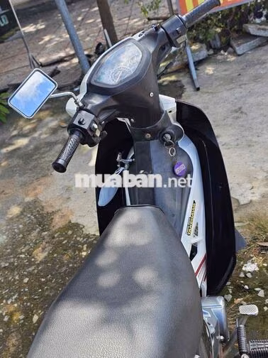 Yamaha GP Edition 50cc Trắng đen