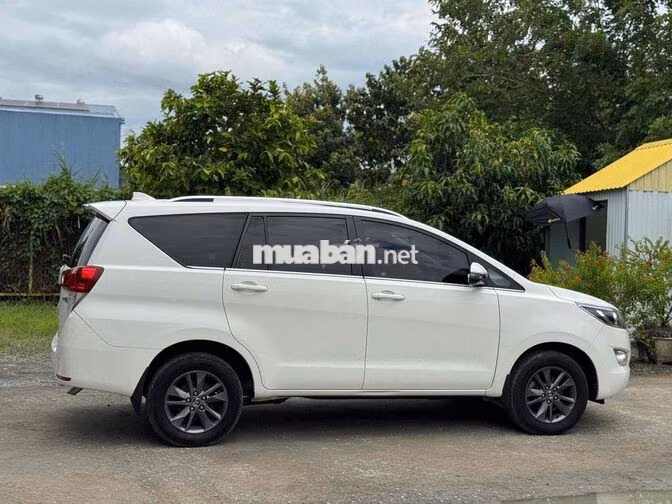 Toyota Innova 2.0G AT 2018 Trắng Tự động