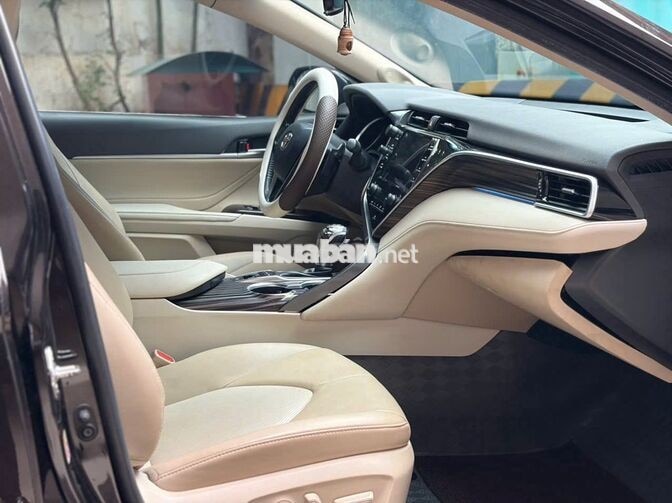 Camry 2.5Q 2019 - HT Bank 60% - Giá Còn Giảm