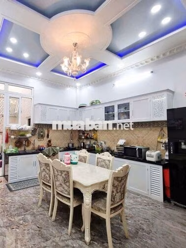 Hẻm 8m, Quang Trung, 62m2, 4 tầng, 4pn, giá nhỉnh 9t xíu