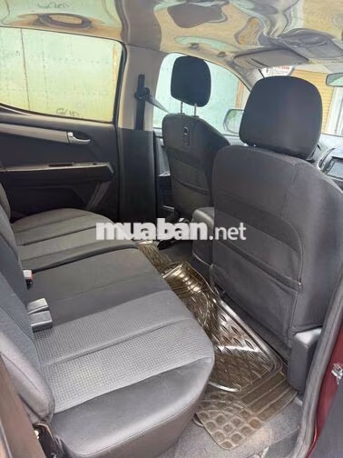 Isuzu Dmax 3.0 Dầu Đỏ