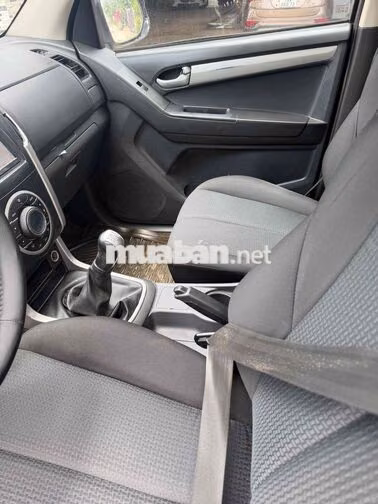 Isuzu Dmax 3.0 Dầu Đỏ