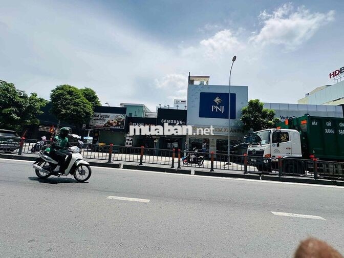 CHO THUÊ TÒA NHÀ CÓ THANG MÁY P8 GÒ VẤP NGAY NGÃ TƯ PHAN HUY ÍCH PVC