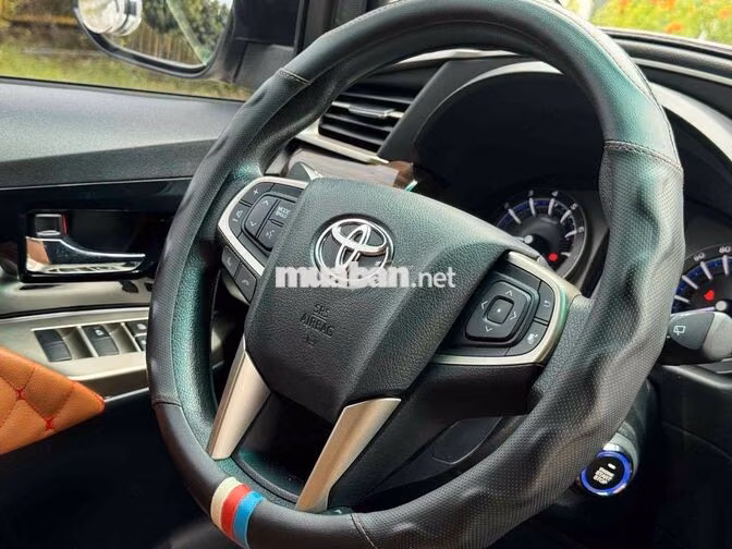 Toyota Innova 2.0G AT 2018 Trắng Tự động