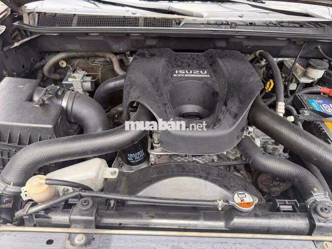 Isuzu Dmax 3.0 Dầu Đỏ