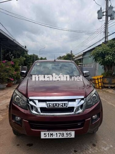 Isuzu Dmax 3.0 Dầu Đỏ