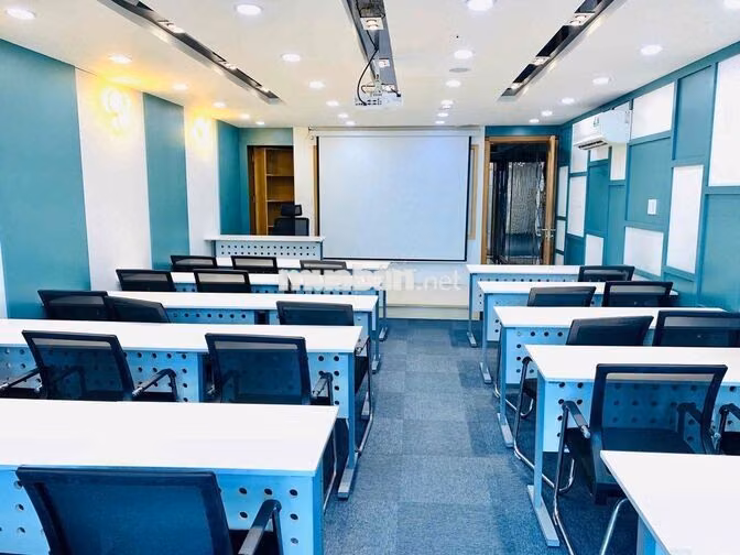CHO THUÊ TÒA NHÀ CÓ THANG MÁY P8 GÒ VẤP NGAY NGÃ TƯ PHAN HUY ÍCH PVC