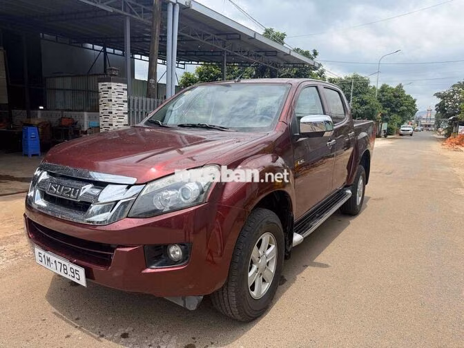 Isuzu Dmax 3.0 Dầu Đỏ