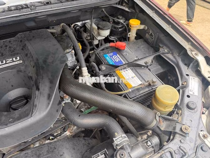 Isuzu Dmax 3.0 Dầu Đỏ
