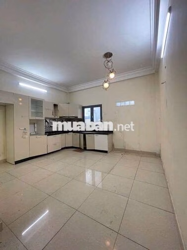8 PHÒNG – 6WC – THANG MÁY – HẺM CÁCH MẠNG THÁNG 8, Q.10 NGAY HÀ ĐÔ  