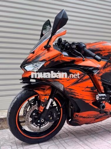 Kawasaki Ninja ZX-4R ABS Cam đen xe lướt mới