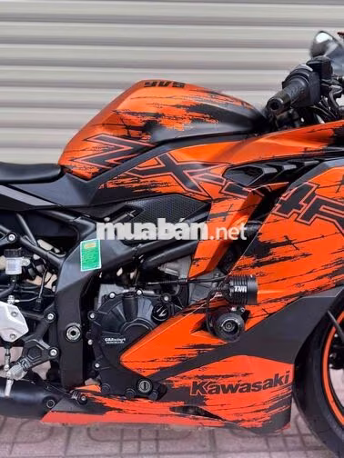 Kawasaki Ninja ZX-4R ABS Cam đen xe lướt mới
