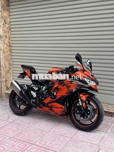 Kawasaki Ninja ZX-4R ABS Cam đen xe lướt mới