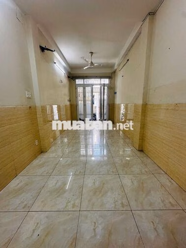 Cho thuê nhà hxh Nguyễn Trọng Tuyển 3.5x16m 3 tầng 4pn giá 23 TR TL 