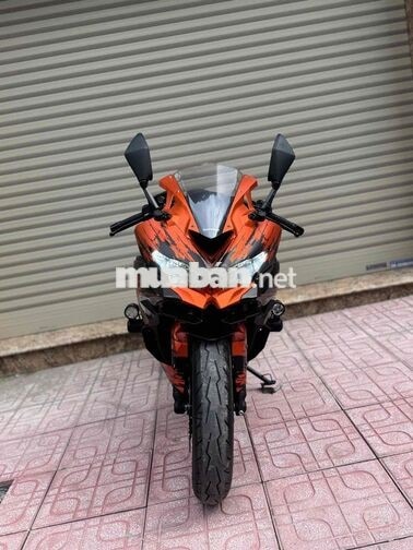 Kawasaki Ninja ZX-4R ABS Cam đen xe lướt mới