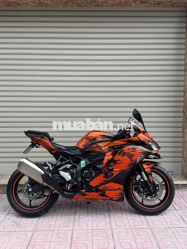 Kawasaki Ninja ZX-4R ABS Cam đen xe lướt mới