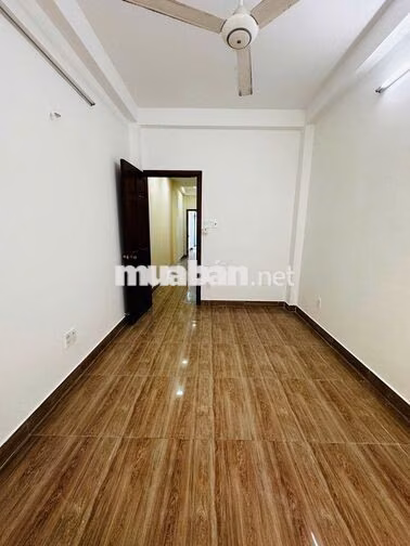 Cho thuê nhà hxh Nguyễn Trọng Tuyển 3.5x16m 3 tầng 4pn giá 23 TR TL 