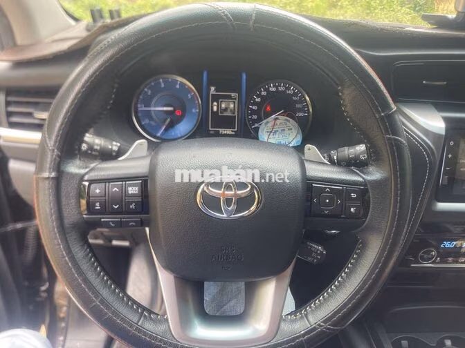 Toyota Fortuner 2022 Dầu Số tự động 73.490 km Nâu