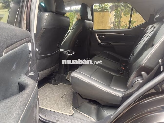 Toyota Fortuner 2022 Dầu Số tự động 73.490 km Nâu