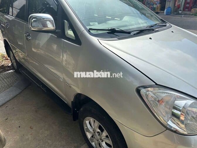 Toyota Innova 7 chỗ Số sàn Bạc