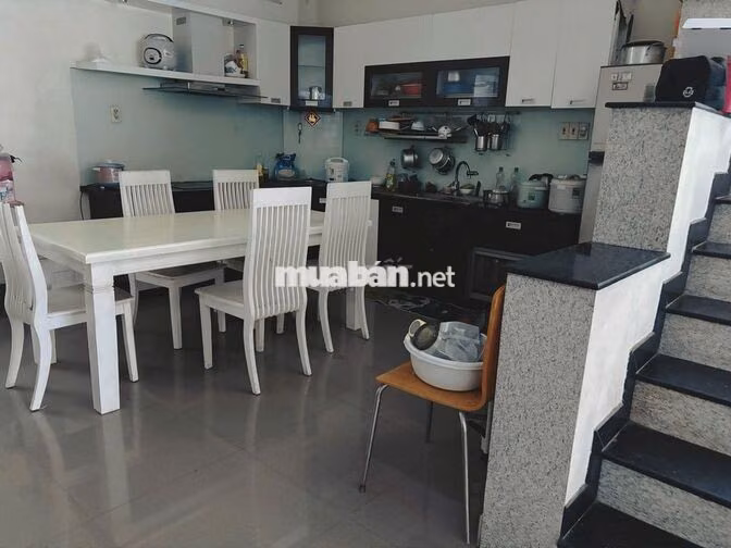 Share 1 phòng trong nhà nguyên căn