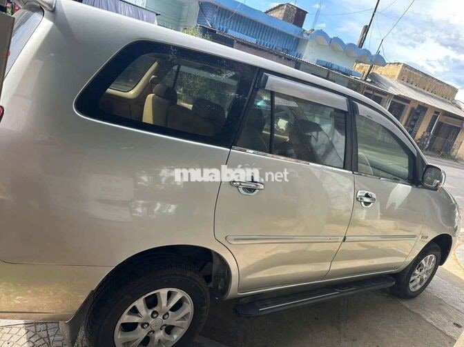 Toyota Innova 7 chỗ Số sàn Bạc
