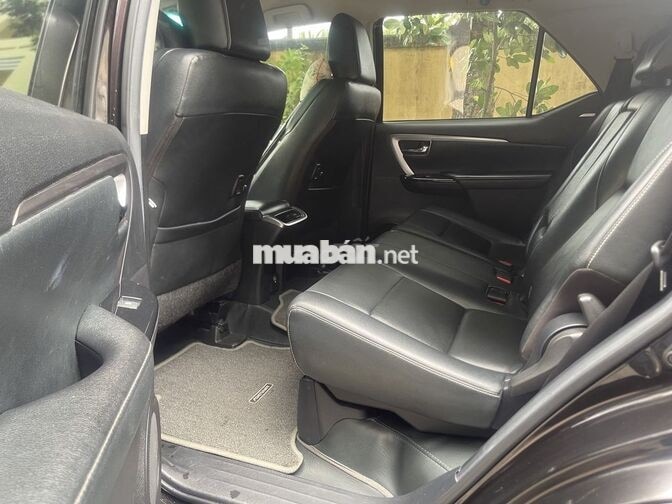 Toyota Fortuner 2022 Dầu Số tự động 73.490 km Nâu