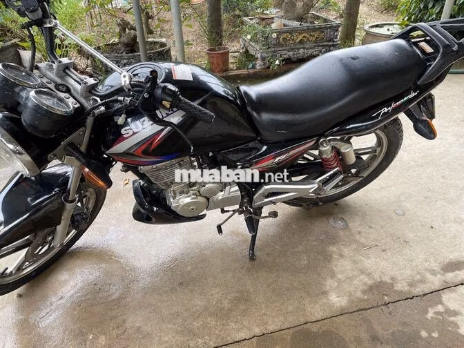 Suzuki EN 150