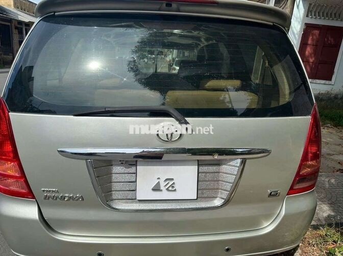 Toyota Innova 7 chỗ Số sàn Bạc