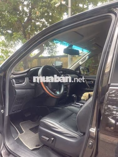 Toyota Fortuner 2022 Dầu Số tự động 73.490 km Nâu