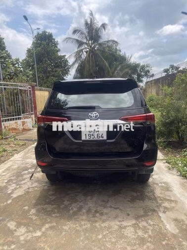 Toyota Fortuner 2022 Dầu Số tự động 73.490 km Nâu