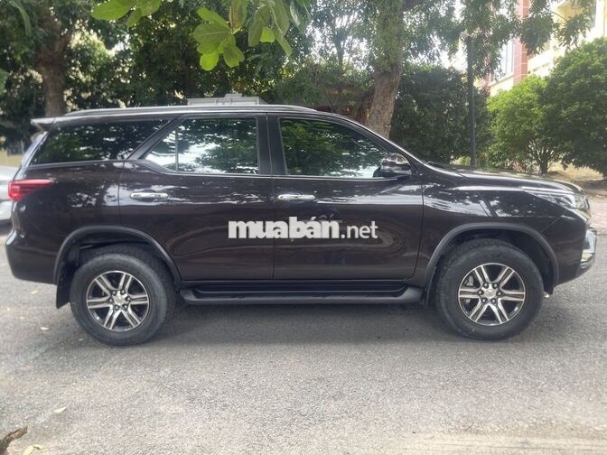 Toyota Fortuner 2022 Dầu Số tự động 73.490 km Nâu