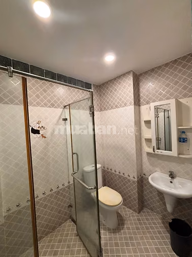 NHÀ MT ĐƯỜNG NGUYỄN VĂN TRỖI,  THUẬN TIỆN KINH DOANH MỌI NGÀNH NGHỂ.