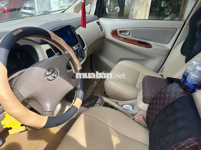 Toyota Innova 7 chỗ Số sàn Bạc