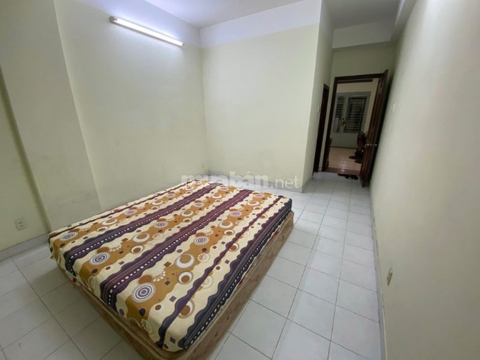 Chung cư 590- CMT8-P.Nhiêu Lộc:80m2,2p ngủ, không NT giá 11tr/th