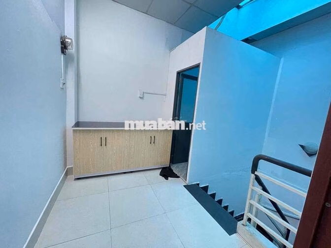Phòng studio ban công rộng, đầy đủ nội thất cho thuê giá rẻ