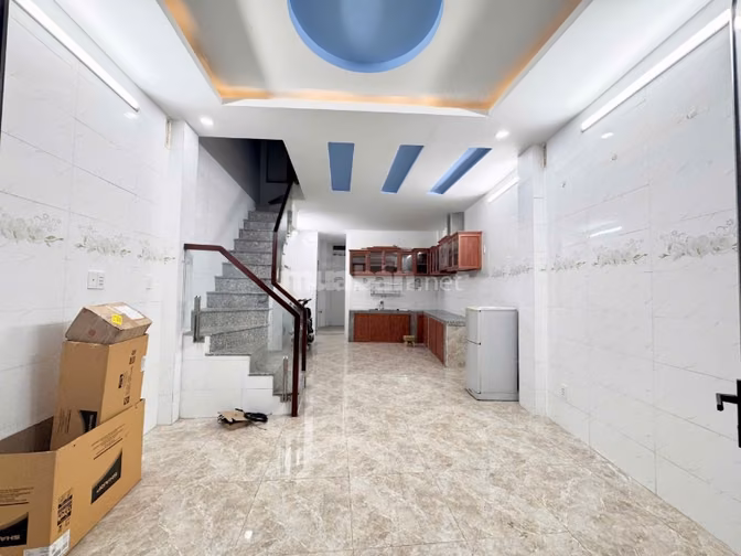 Cho Thuê Nhà Nguyên Căn Giáp Quận 1, Vinhomes, Sài Gòn Pear 