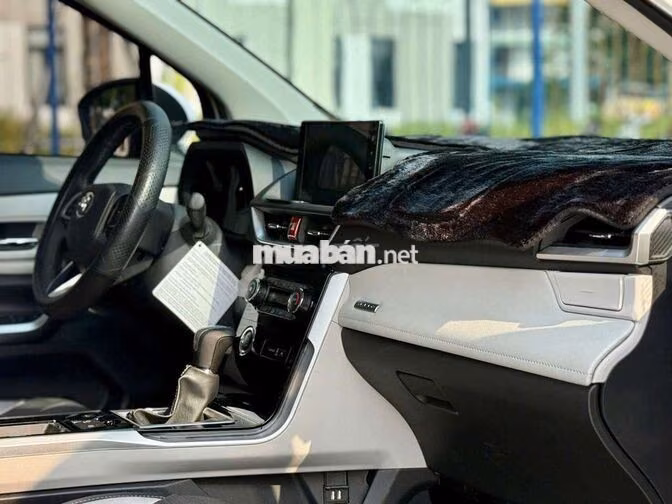 Toyota Veloz Top 2026 Trắng Da