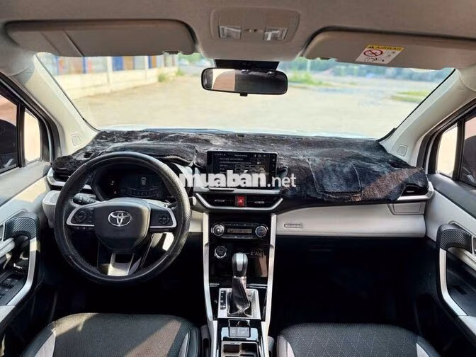 Toyota Veloz Top 2026 Trắng Da