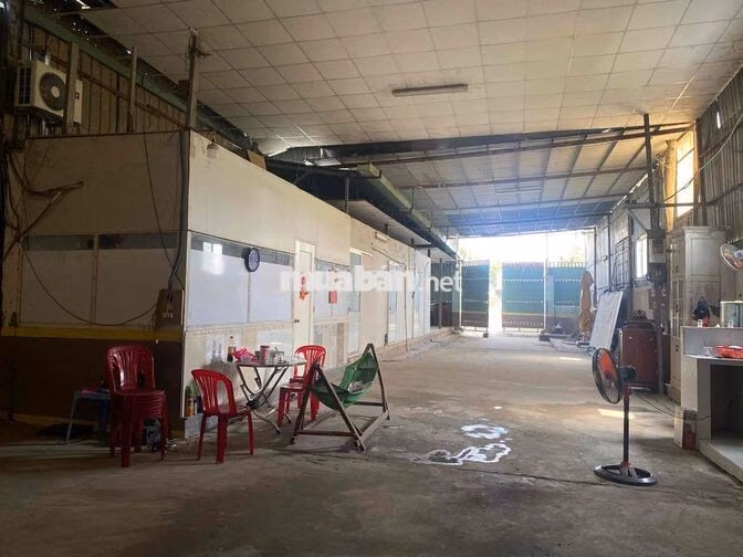 cần cho thuê kho xưởng mặt tiền ql 50,ngay cầu vượt