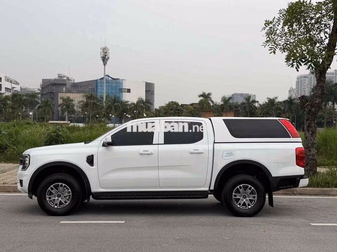 Ford Ranger XLS 2025 2.0L 4x4 AT Trắng sơn zin100%