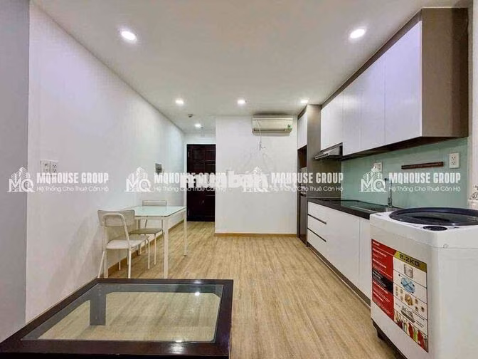 CHDV full nội thất 1pn ban công, cửa sổ máy giặt riêng ngay sân bay