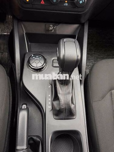 Ford Ranger XLS 2025 2.0L 4x4 AT Trắng sơn zin100%