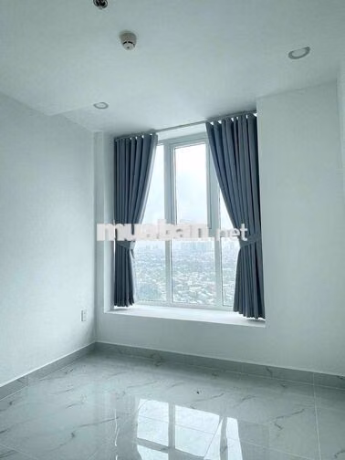 Cho thuê căn 2pn 2wc sẵn 2 máy lạnh, rèm, tủ lạnh 9tr ở liền