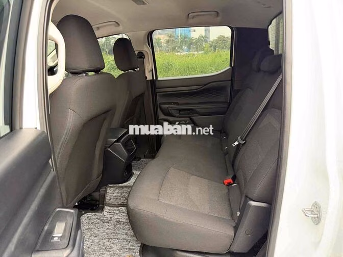 Ford Ranger XLS 2025 2.0L 4x4 AT Trắng sơn zin100%