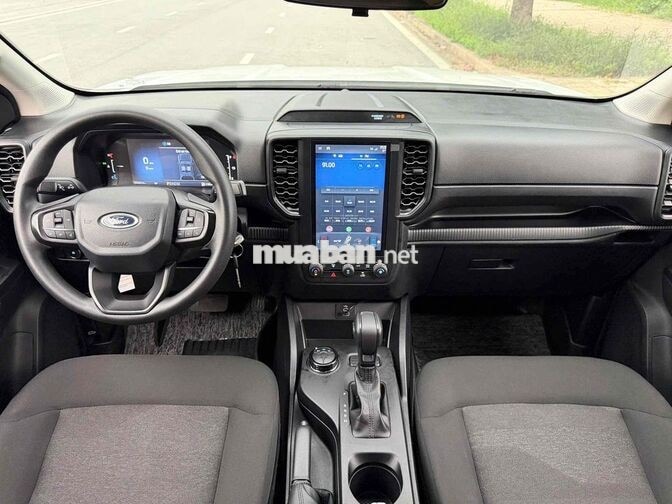 Ford Ranger XLS 2025 2.0L 4x4 AT Trắng sơn zin100%