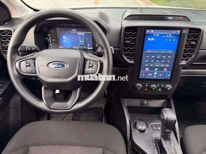 Ford Ranger XLS 2025 2.0L 4x4 AT Trắng sơn zin100%