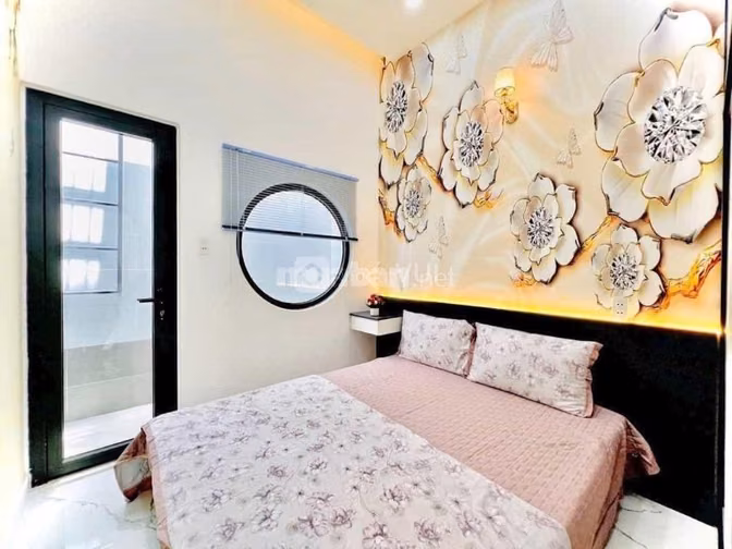 Chủ kẹt xoay tiền bán nhà 4 Tỷ 550 hẻm xe hơi Lý Chính Thắng Quận 3
