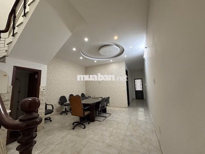NHÀ 2 TẦNG MẶT TIỀN BÀU NĂNG- TRƯỚC BẾN XE